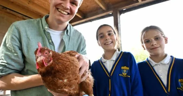 Maidenhead primary school welcomes MP after achieving prestigious eco award